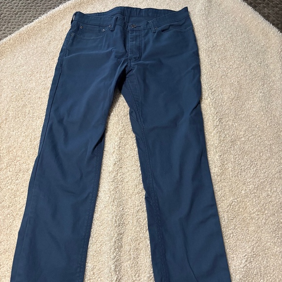 Men’s Levi slim fit pant - Picture 1 of 3